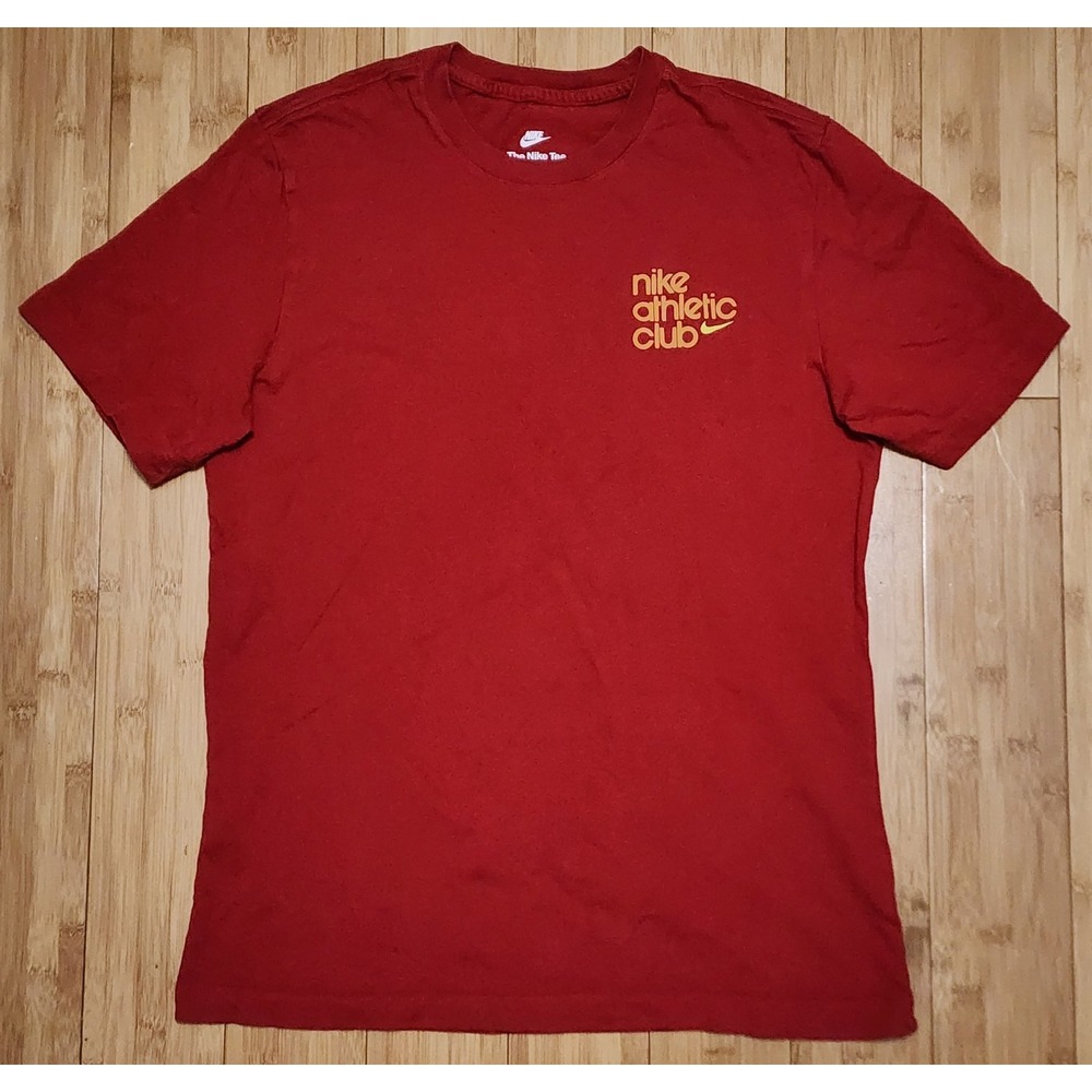 Nike Athletic Club Red Graphic Tee Mens Medium Short Sleeve DR9965-687 Shirt